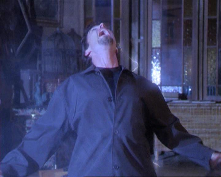 Charmed-Online-dot-net_305SightUnseen1719.jpg