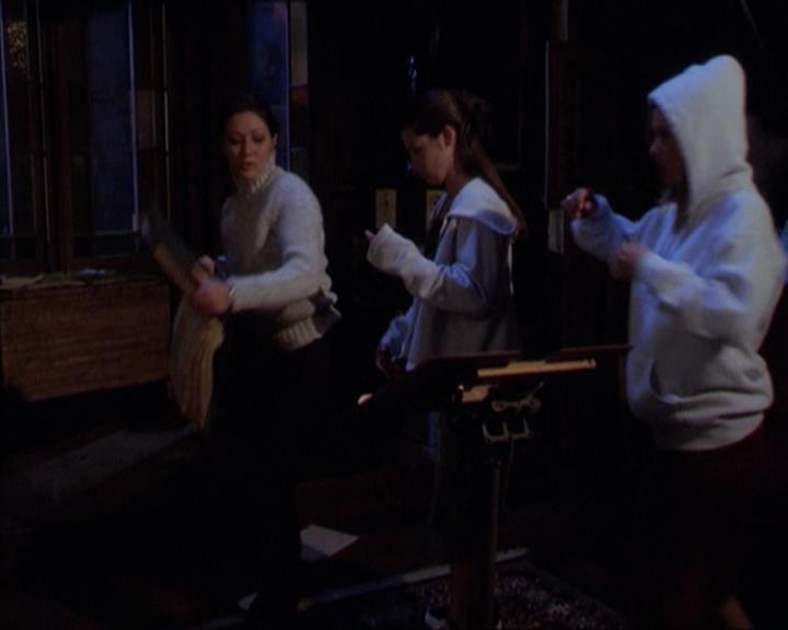 Charmed-Online-dot-net_305SightUnseen1762.jpg
