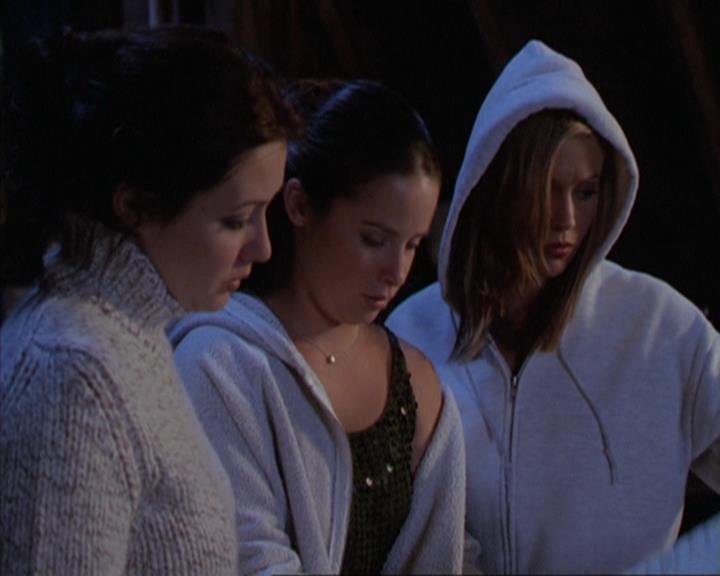 Charmed-Online-dot-net_305SightUnseen1766.jpg