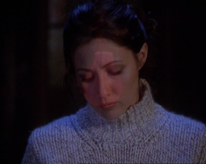 Charmed-Online-dot-net_305SightUnseen1852.jpg