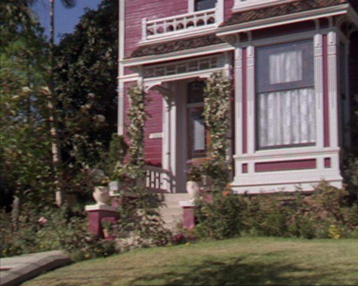 Charmed-Online-dot-net_307PowerOutage0801.jpg
