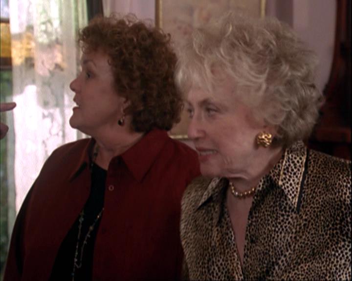 Charmed-Online-dot-net_307PowerOutage0883.jpg
