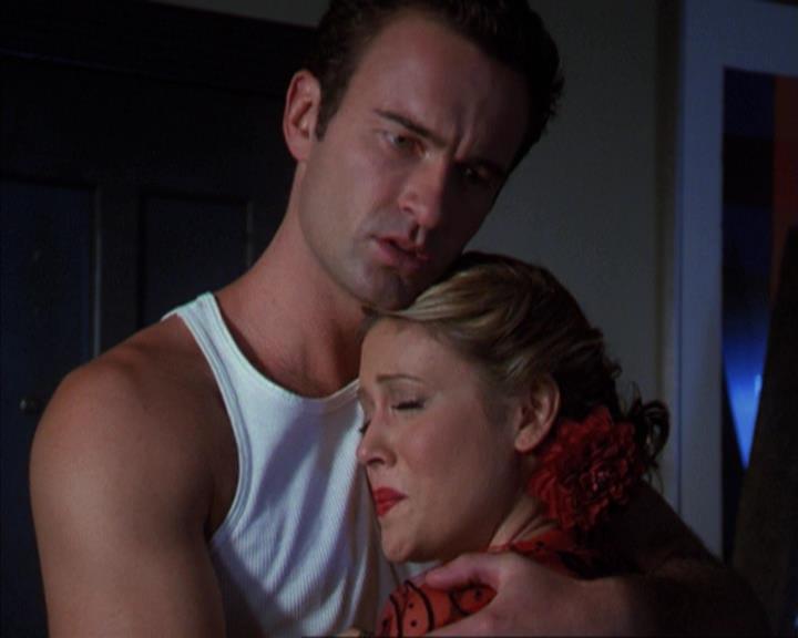 Charmed-Online-dot-net_307PowerOutage1617.jpg