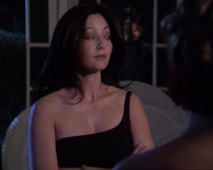 Charmed-Online-dot-net_307PowerOutage1993.jpg