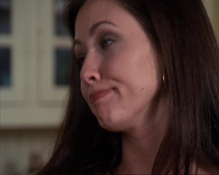 Charmed-Online-dot-net_309SleuthingWithTheEnemy0097.jpg