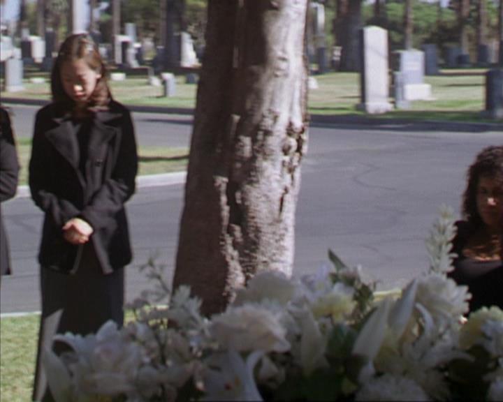 Charmed-Online-dot-net_309SleuthingWithTheEnemy0125.jpg