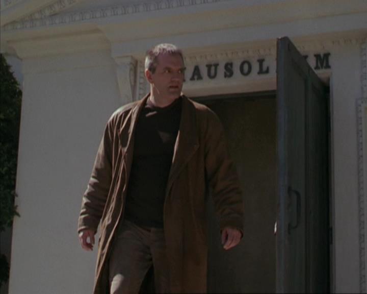 Charmed-Online-dot-net_309SleuthingWithTheEnemy0244.jpg