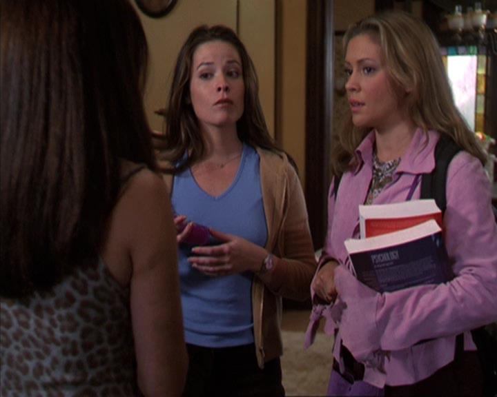 Charmed-Online-dot-net_309SleuthingWithTheEnemy0417.jpg