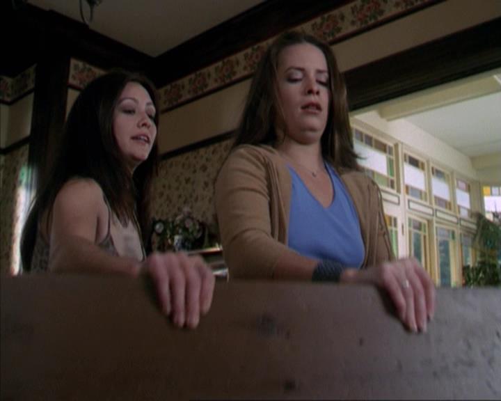 Charmed-Online-dot-net_309SleuthingWithTheEnemy0511.jpg