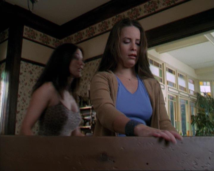 Charmed-Online-dot-net_309SleuthingWithTheEnemy0512.jpg