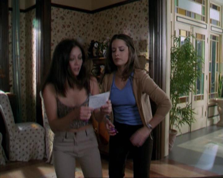 Charmed-Online-dot-net_309SleuthingWithTheEnemy0517.jpg