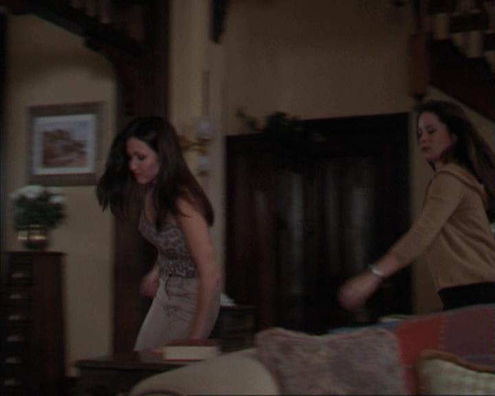 Charmed-Online-dot-net_309SleuthingWithTheEnemy0602.jpg