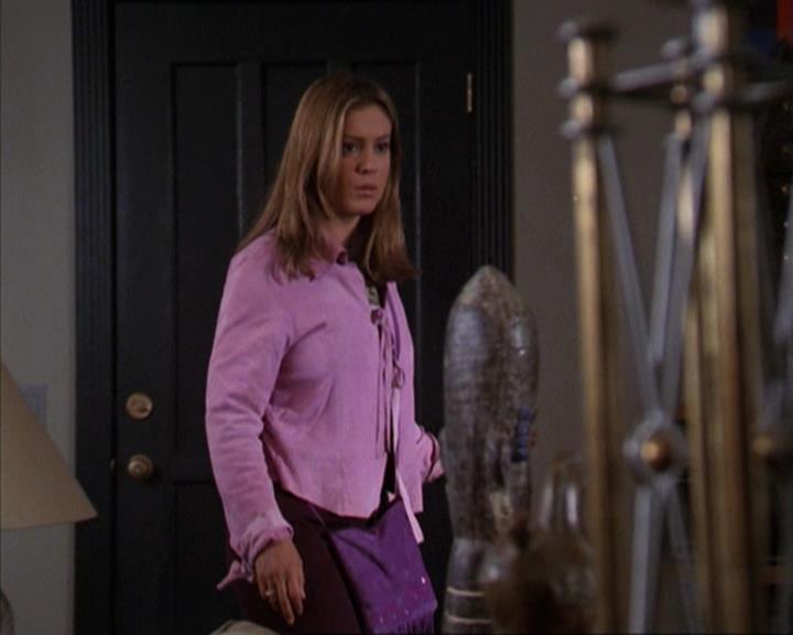 Charmed-Online-dot-net_309SleuthingWithTheEnemy0921.jpg