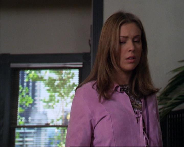 Charmed-Online-dot-net_309SleuthingWithTheEnemy0929.jpg