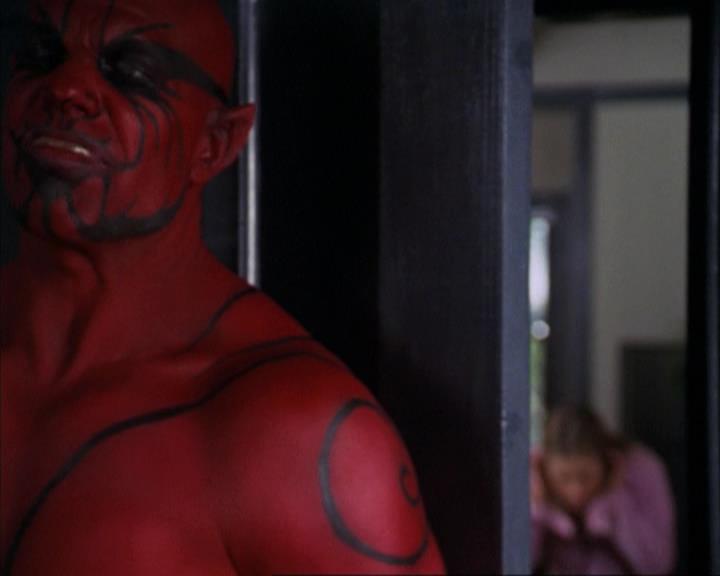 Charmed-Online-dot-net_309SleuthingWithTheEnemy0940.jpg