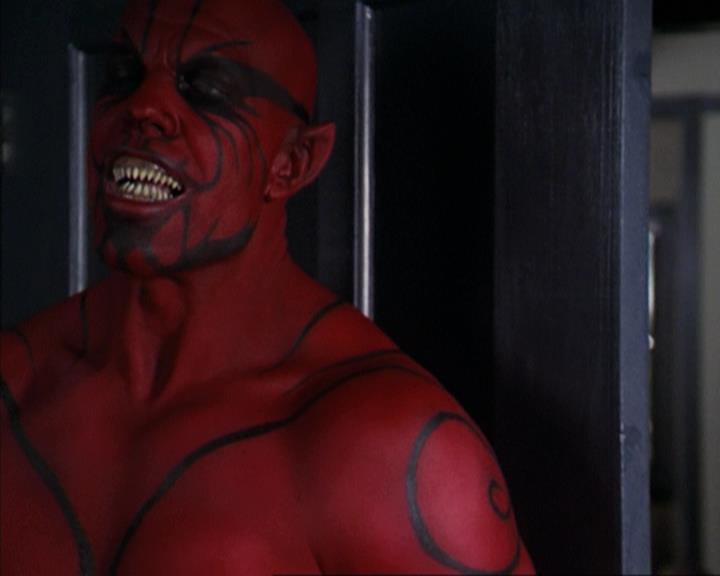 Charmed-Online-dot-net_309SleuthingWithTheEnemy0941.jpg