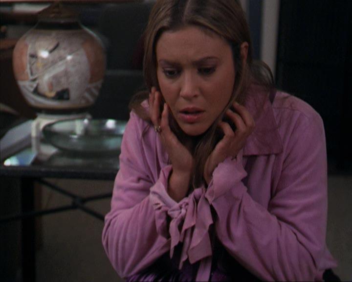 Charmed-Online-dot-net_309SleuthingWithTheEnemy0944.jpg