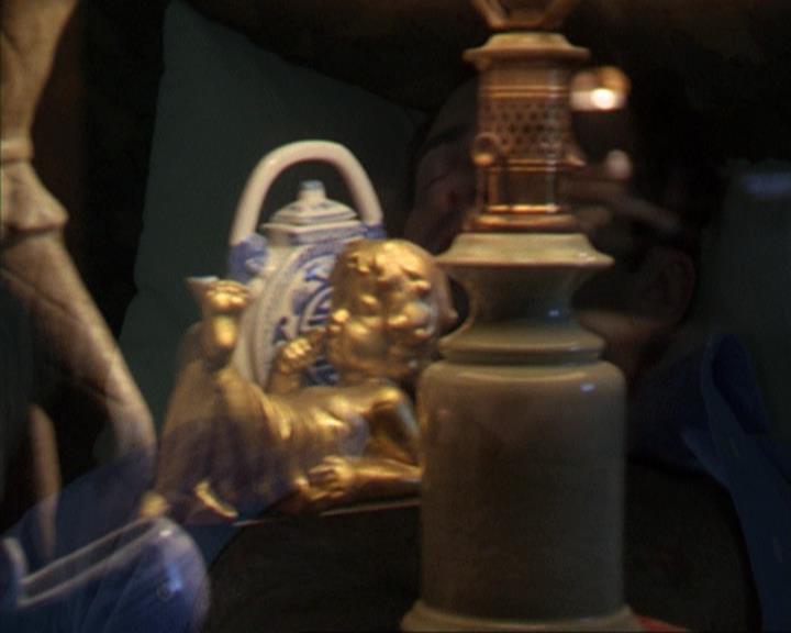 Charmed-Online-dot-net_309SleuthingWithTheEnemy1098.jpg