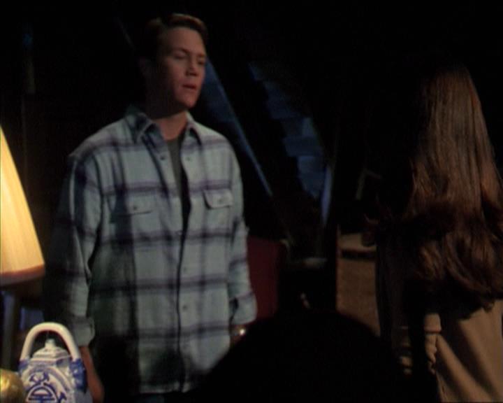 Charmed-Online-dot-net_309SleuthingWithTheEnemy1108.jpg