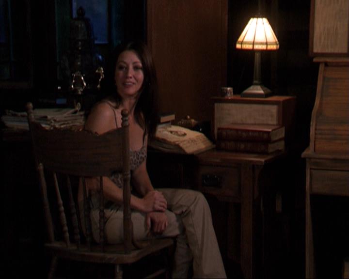 Charmed-Online-dot-net_309SleuthingWithTheEnemy1120.jpg