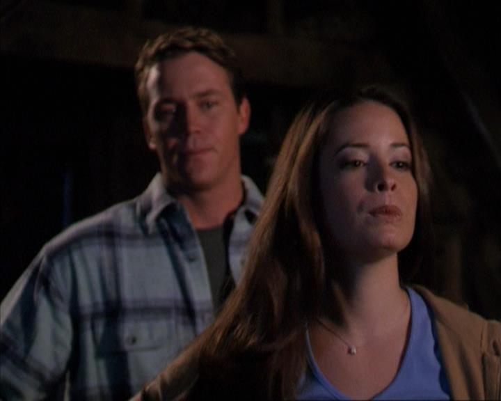 Charmed-Online-dot-net_309SleuthingWithTheEnemy1130.jpg