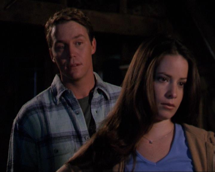 Charmed-Online-dot-net_309SleuthingWithTheEnemy1133.jpg