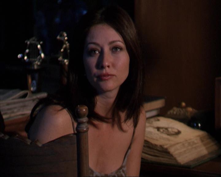 Charmed-Online-dot-net_309SleuthingWithTheEnemy1144.jpg