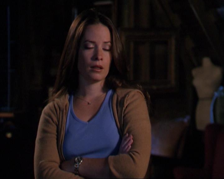 Charmed-Online-dot-net_309SleuthingWithTheEnemy1147.jpg