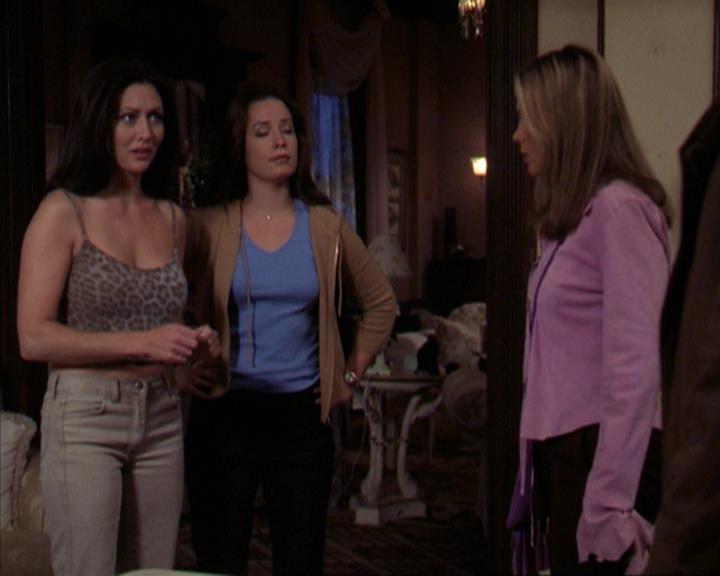 Charmed-Online-dot-net_309SleuthingWithTheEnemy1202.jpg