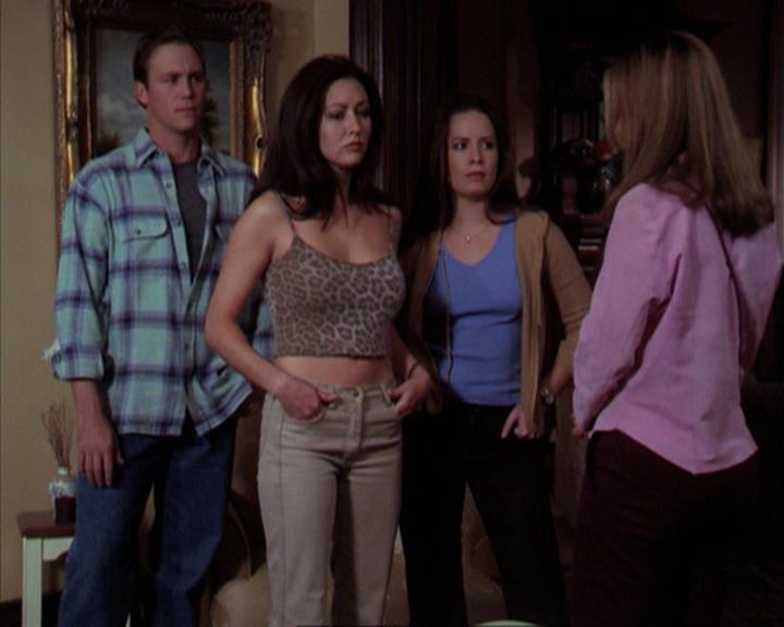 Charmed-Online-dot-net_309SleuthingWithTheEnemy1246.jpg