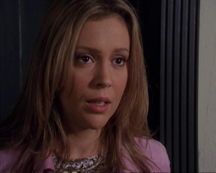 Charmed-Online-dot-net_309SleuthingWithTheEnemy1291.jpg