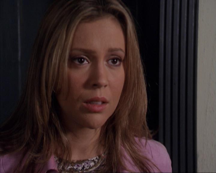 Charmed-Online-dot-net_309SleuthingWithTheEnemy1302.jpg