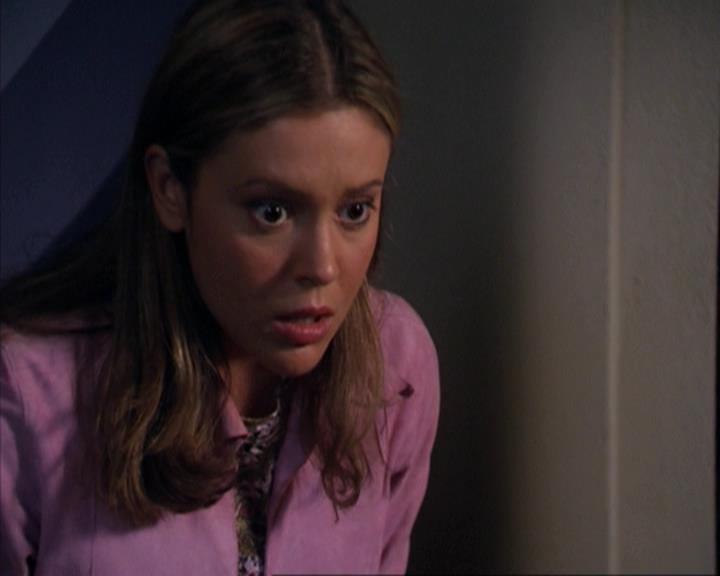 Charmed-Online-dot-net_309SleuthingWithTheEnemy1322.jpg