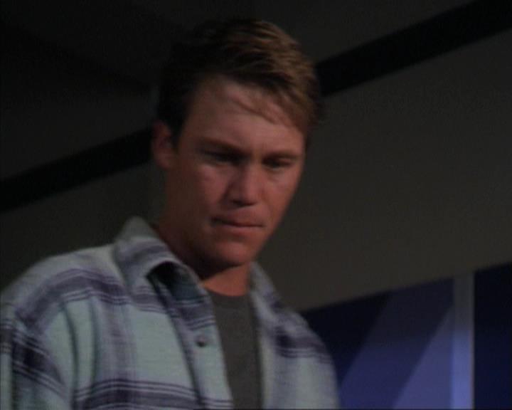 Charmed-Online-dot-net_309SleuthingWithTheEnemy1363.jpg