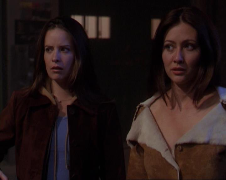 Charmed-Online-dot-net_309SleuthingWithTheEnemy1562.jpg