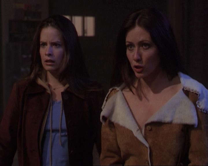 Charmed-Online-dot-net_309SleuthingWithTheEnemy1572.jpg