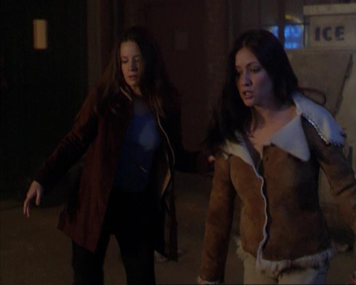 Charmed-Online-dot-net_309SleuthingWithTheEnemy1578.jpg