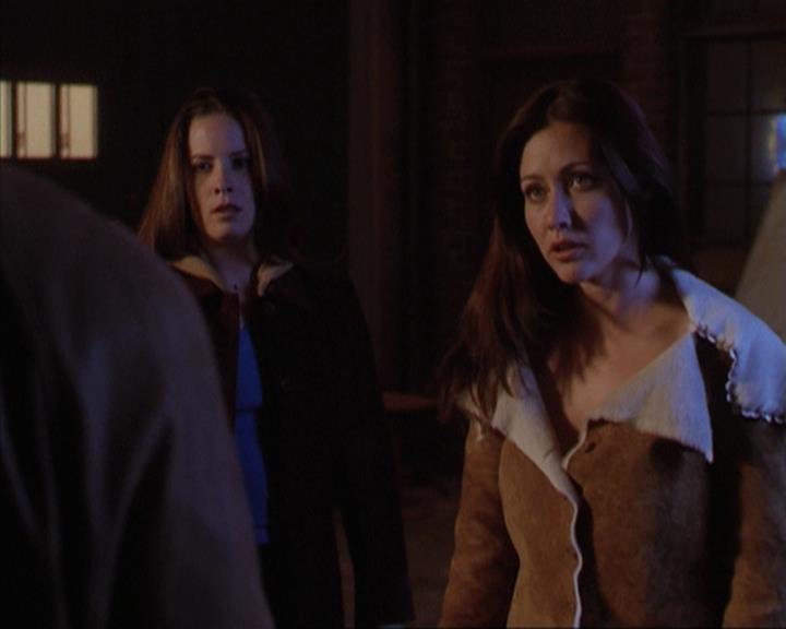 Charmed-Online-dot-net_309SleuthingWithTheEnemy1586.jpg