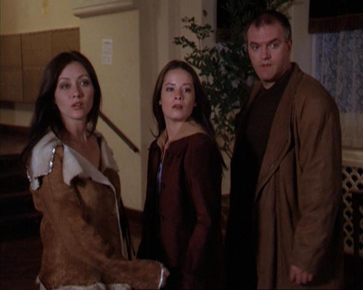 Charmed-Online-dot-net_309SleuthingWithTheEnemy1753.jpg