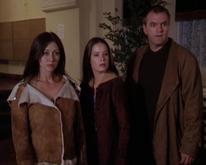 Charmed-Online-dot-net_309SleuthingWithTheEnemy1755.jpg