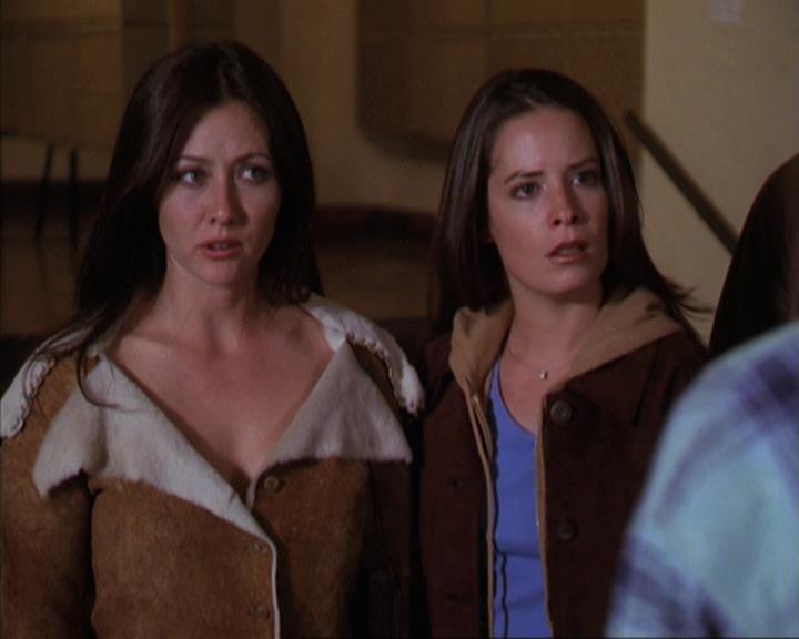 Charmed-Online-dot-net_309SleuthingWithTheEnemy1758.jpg