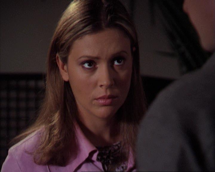 Charmed-Online-dot-net_309SleuthingWithTheEnemy1801.jpg