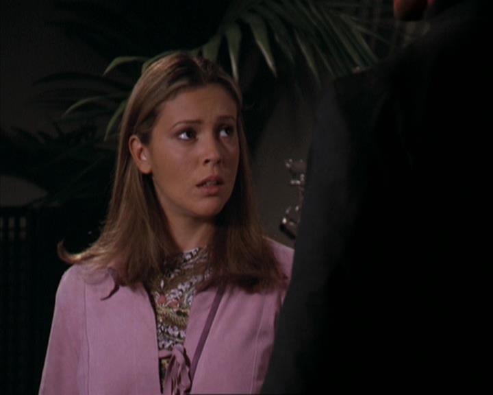Charmed-Online-dot-net_309SleuthingWithTheEnemy1830.jpg