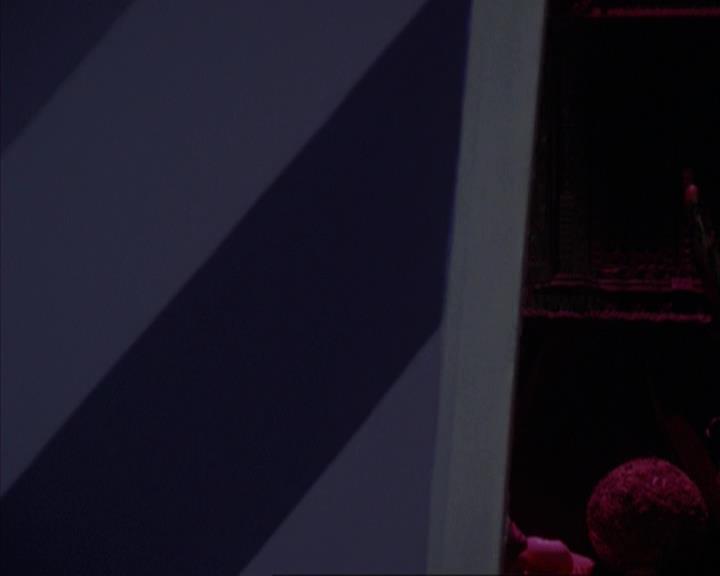 Charmed-Online-dot-net_309SleuthingWithTheEnemy1846.jpg