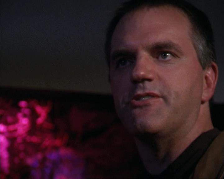 Charmed-Online-dot-net_309SleuthingWithTheEnemy1849.jpg
