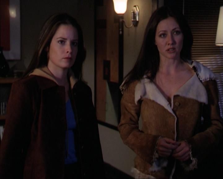 Charmed-Online-dot-net_309SleuthingWithTheEnemy1851.jpg