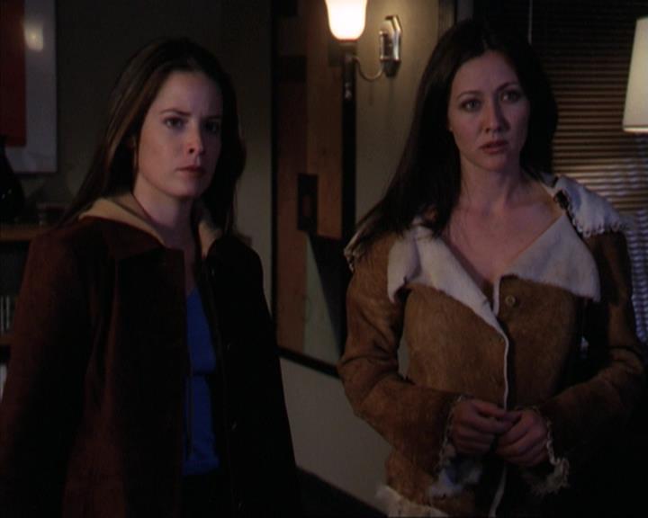 Charmed-Online-dot-net_309SleuthingWithTheEnemy1852.jpg
