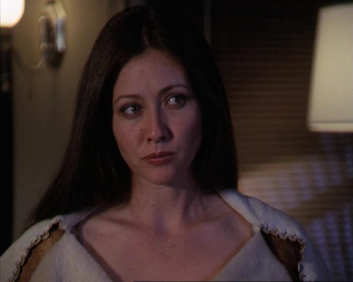 Charmed-Online-dot-net_309SleuthingWithTheEnemy1882.jpg