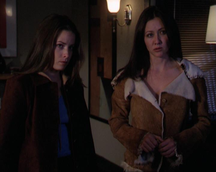 Charmed-Online-dot-net_309SleuthingWithTheEnemy1886.jpg