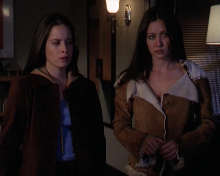 Charmed-Online-dot-net_309SleuthingWithTheEnemy1912.jpg